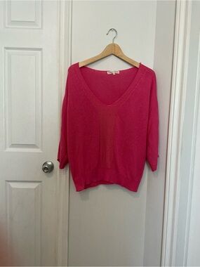 🎉 3 for $15🎉 Bright Pink V-Neck Batwing Cropped Sweater